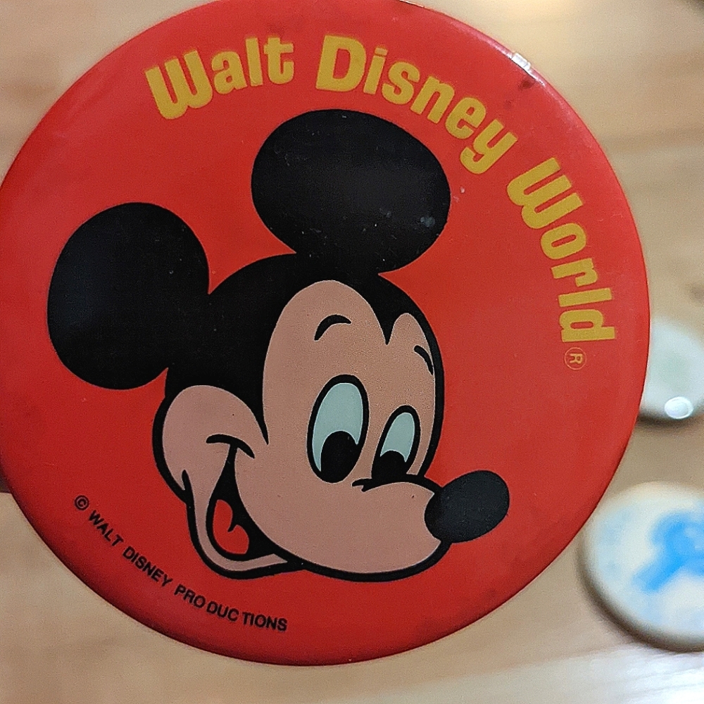 VINTAGE Walt Disney World Mickey Mouse 1970's Pin, Button, Souvenir COLLECTORS